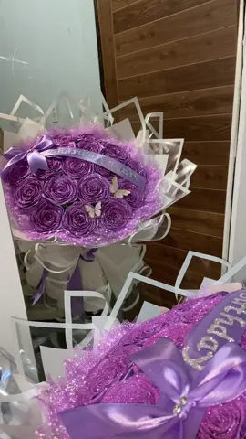 Make her day extra special with a beautiful bouquet that speaks from the heart 💜 #satinrose #satinrosebouquet #purplebouquet #roundbouquet #crafter 