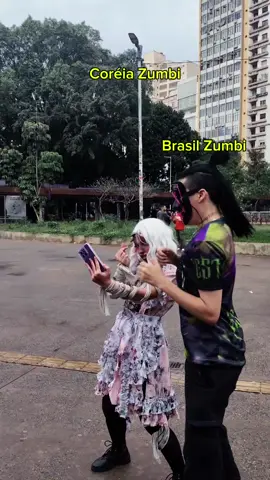 Esse final me surpreeendeu 🤭 Como seria o zumbi de cada pais? E qual é você?👀 Faltam só 6 dias para a sadbaile 🖤 #zombie #sadbaile #zombiewalk #Halloween #fy #reels #goth