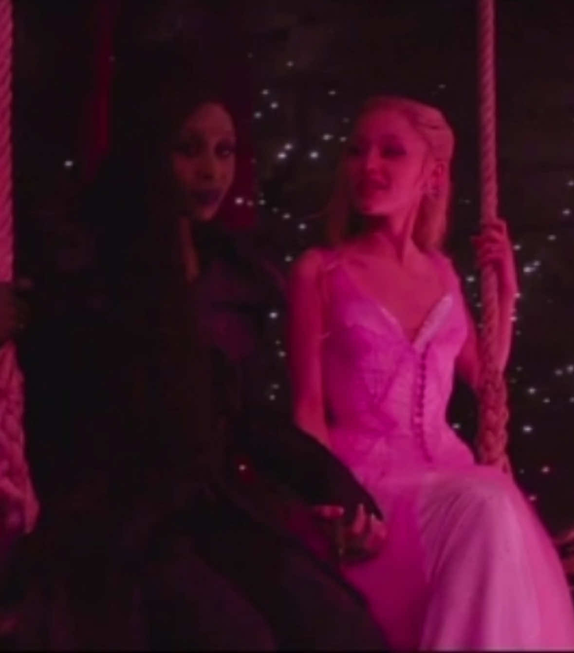 THEYRE COMING BACK TO ME!! 💚🩷 Happy times indeed!!!  #Wicked #Gelphie #Wickedforgood #elphabaandglinda #arianagrande 