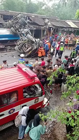 laka di pasar kalijambe ,bener,purworejo jawa tengah