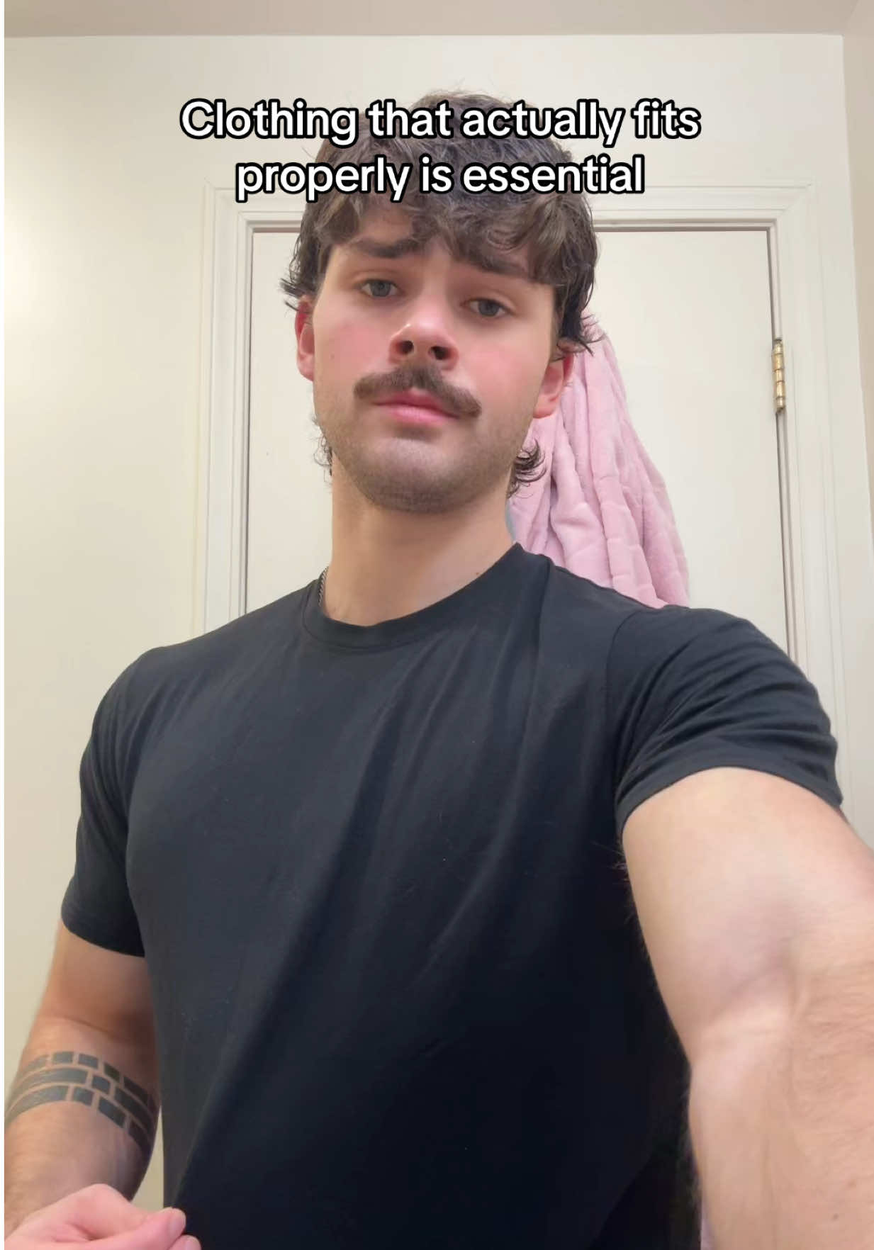 By far the best fitting and highest quality t shits I’ve ever worn #tiktokshopcreatorpicks #funbeyondshopping #ekkovision #BFCM #tiktokshopblackfriday 