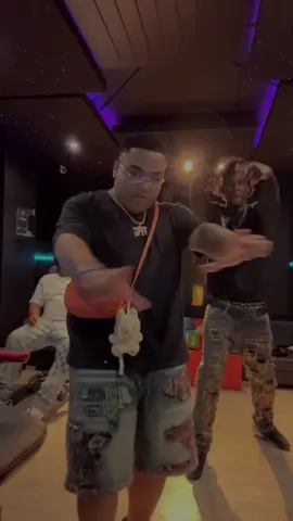 LOS TFG CON LOS 4KT 🧛🏻‍♂️x💚 @elamericano4kt  Las muñecas 👩🏼👩🏼👩🏼 #viral #fyp #explore #parati #Viral 