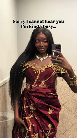 Your favorite real life Hannah Montana has been a busy girl! 😍🥹