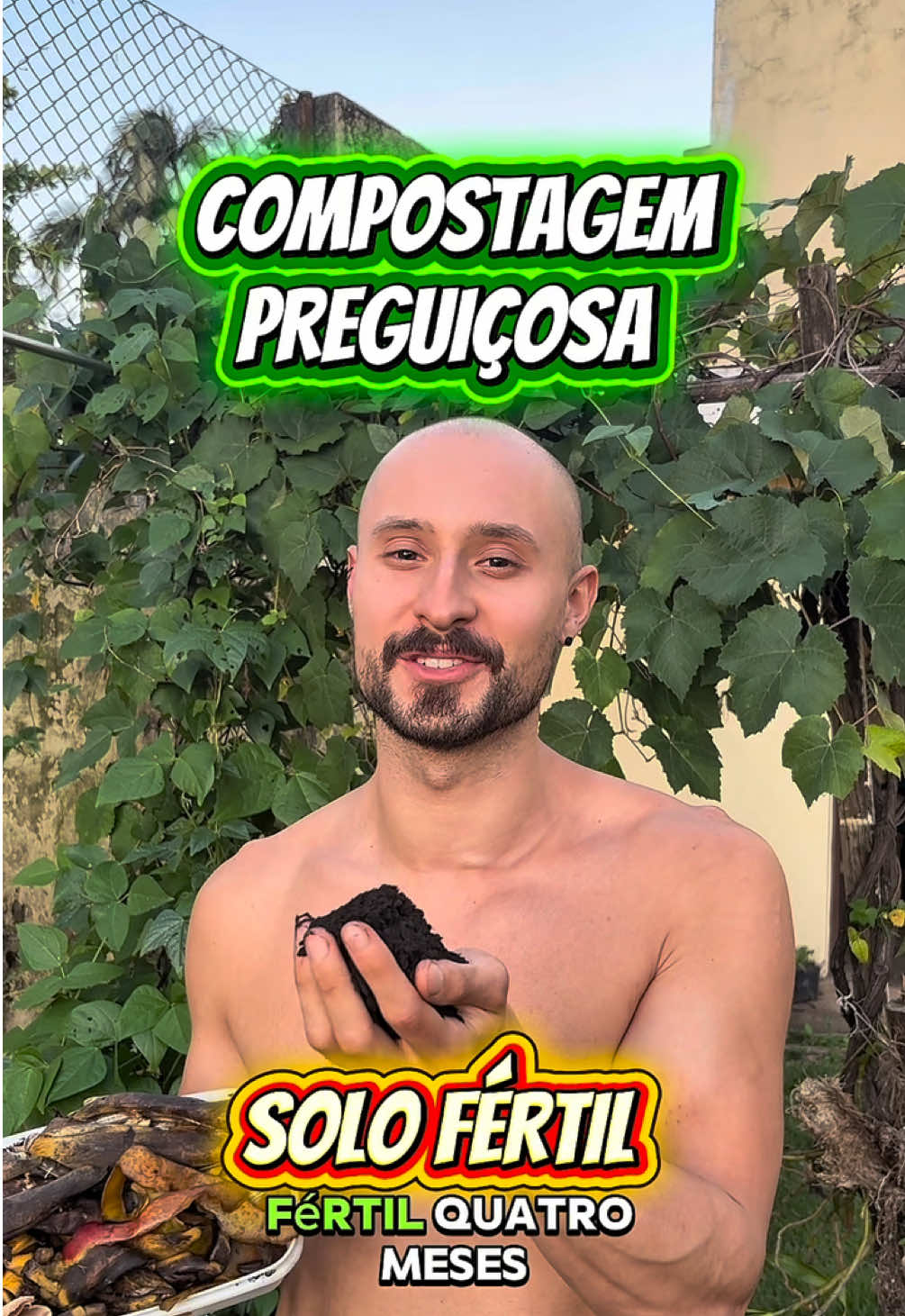 Transformar seus resíduos de cozinha em solo fértil é a melhor atitude ecológica individual que você pode ter! É uma forma de reduzir o lixo que apodrece no aterro e ainda fazer um composto muito poderoso pra fertilizar suas plantas 🌱 compostagem pode ser feita de um jeito muito simples e preguiçoso, começa que você vai se apaixonar pelo processo 🫶🏻💚 #plantas #organico #jardim #comida #horta  