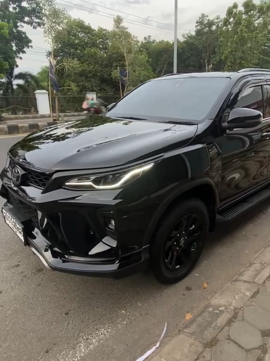 Ketampanan si hitam di siang hari #fortunergrsport2025 #cumicumidarat 