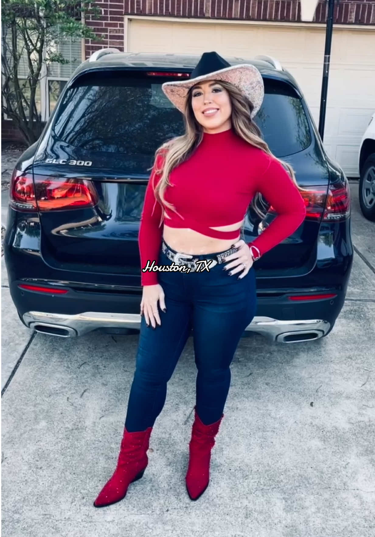 She’s from TX. #houstontx 🤘🏻