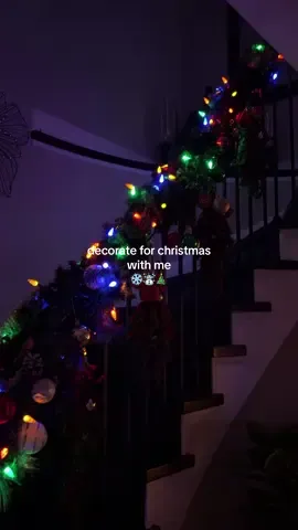 my moms had this garland since i was a baby😫🥹 #christmasgarland #christmasdecorating #xmas #christmastiktok #christmasdecor 