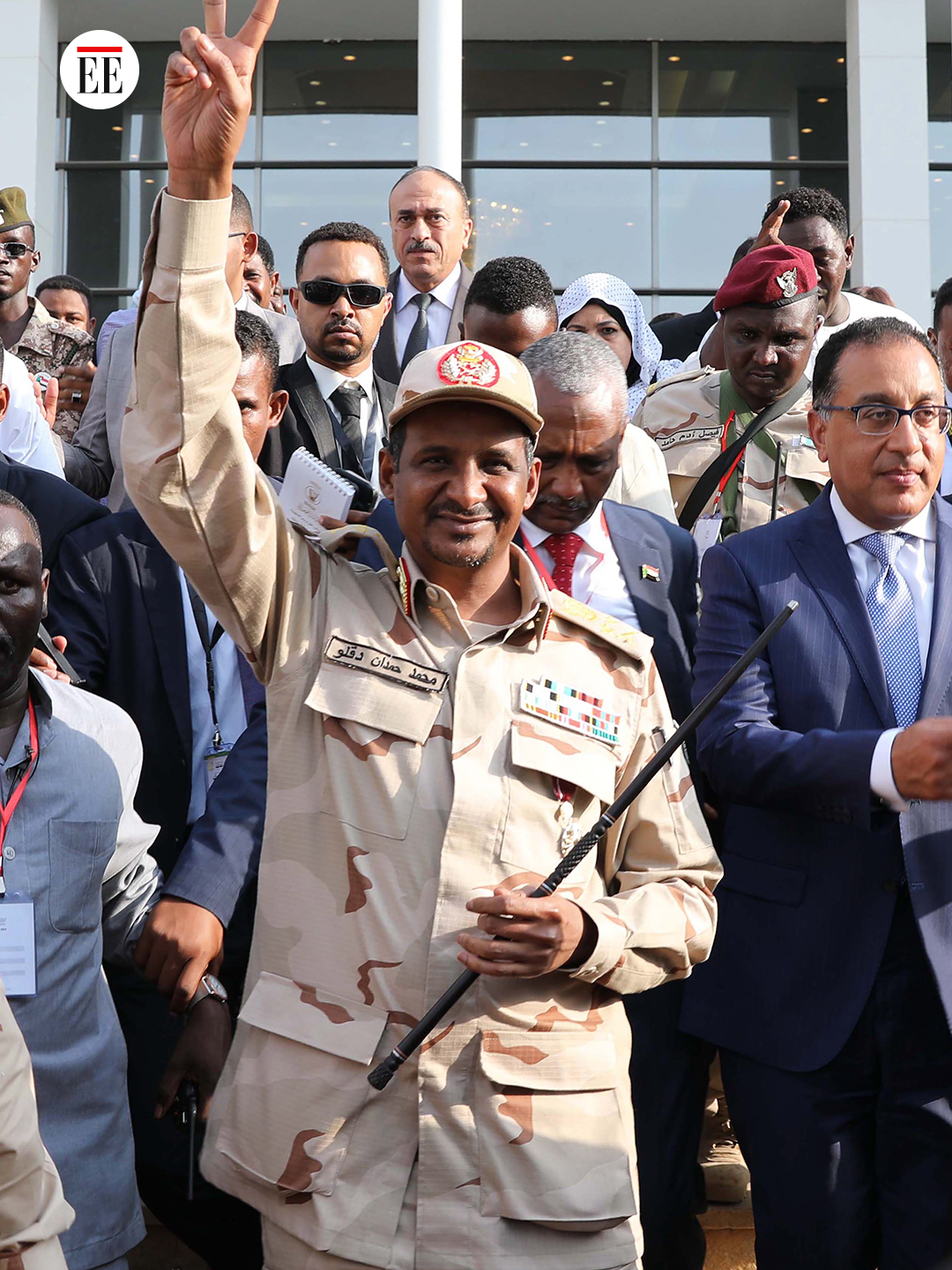 Sudán sufre la peor crisis humanitaria a nivel mundial. Millones de personas están desplazadas y miles fallecen por la cruenta guerra por el poder. Le contamos los orígenes y desarrollo de este conflicto. #Sudán #ConflictoEnSudán #ElFasher