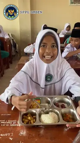 Pendistribusian hari pertama kpd siswa berjalan dengan lancar sebanyak 1400 porsi. Terimakasih bapak presiden prabowo atas terselenggaranya Makanan Bergizi Gratis (MBG), program ini sangat bermanfaat🥺 @gerindra @badangizinasional.ri  #indonesiaemas #mbg #sppggratis 