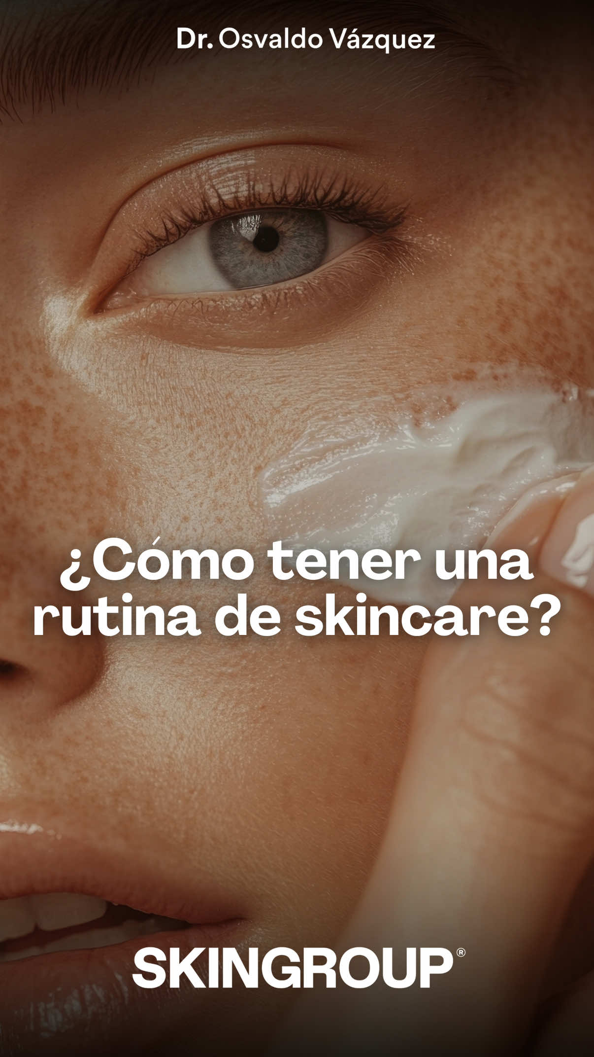 ¿No sabes por dónde empezar con tu rutina de skincare?  Solo necesitas 4 pasos: 1️⃣ Limpia con un dermolimpiador en espuma. 2️⃣ Hidrata, incluso si tu piel es grasa. 3️⃣ Prevén el envejecimiento con sueros o cremas con ácido hialurónico. 4️⃣ Protege con protector solar diario. ☀️ Constancia y buenos productos = piel sana y luminosa.  📍Arma tu rutina personalizada en Skin Group. Céd. Prof. 4542633 / Esp. 7143060 (UANL) COFEPRIS: 2419032002A0047 #RutinaDeSkincare #CuidadoDeLaPiel #Dermatologia #SkinGroupMx #ProtectorSolar    