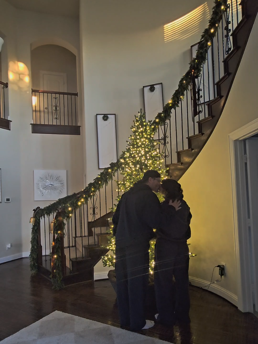 Llego jingobell a la casa 🎄 #paratiiiiiiiiiiiiiiiiiiiiiiiiiiiiiii #fypシ #audio #navidadentiktok #navidaddecoracion 