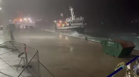 #lerwikharbour #strongwind 