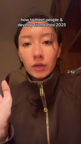 how to make friends that actually help your sanity bc they’re IRL #friendship #makingfriends #datingcoach #conversationtips 