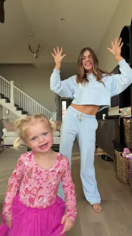My dancing Junie girl 🥹🫶🏻 DC: @Ty&Kena #momanddaughterduo #MomsofTikTok #toddlersoftiktok #toddlermom #dancingqueen 