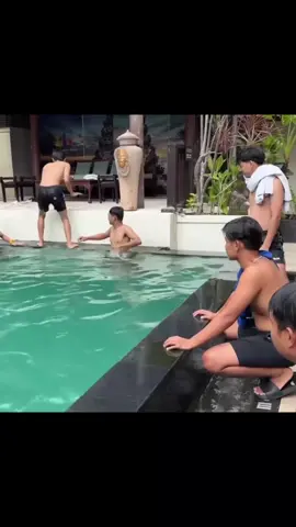 dia di jaga bngat sama mas²nya🥹🤍slalu buat mreka trsnyum ya no🥹🤍#gwsm #srotoptv #fyp #masukberanda #dino @kinderjoy🐣 @GWSM Original Store @SROTOP TV 