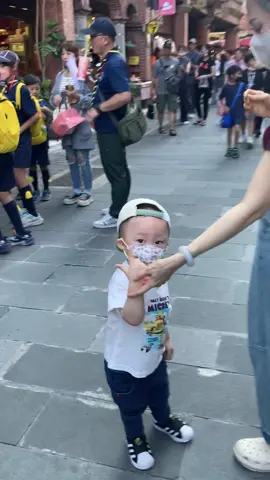 A đẹp trai đi dạo phố cổ#thinhhanh #cuocsongvietdai 