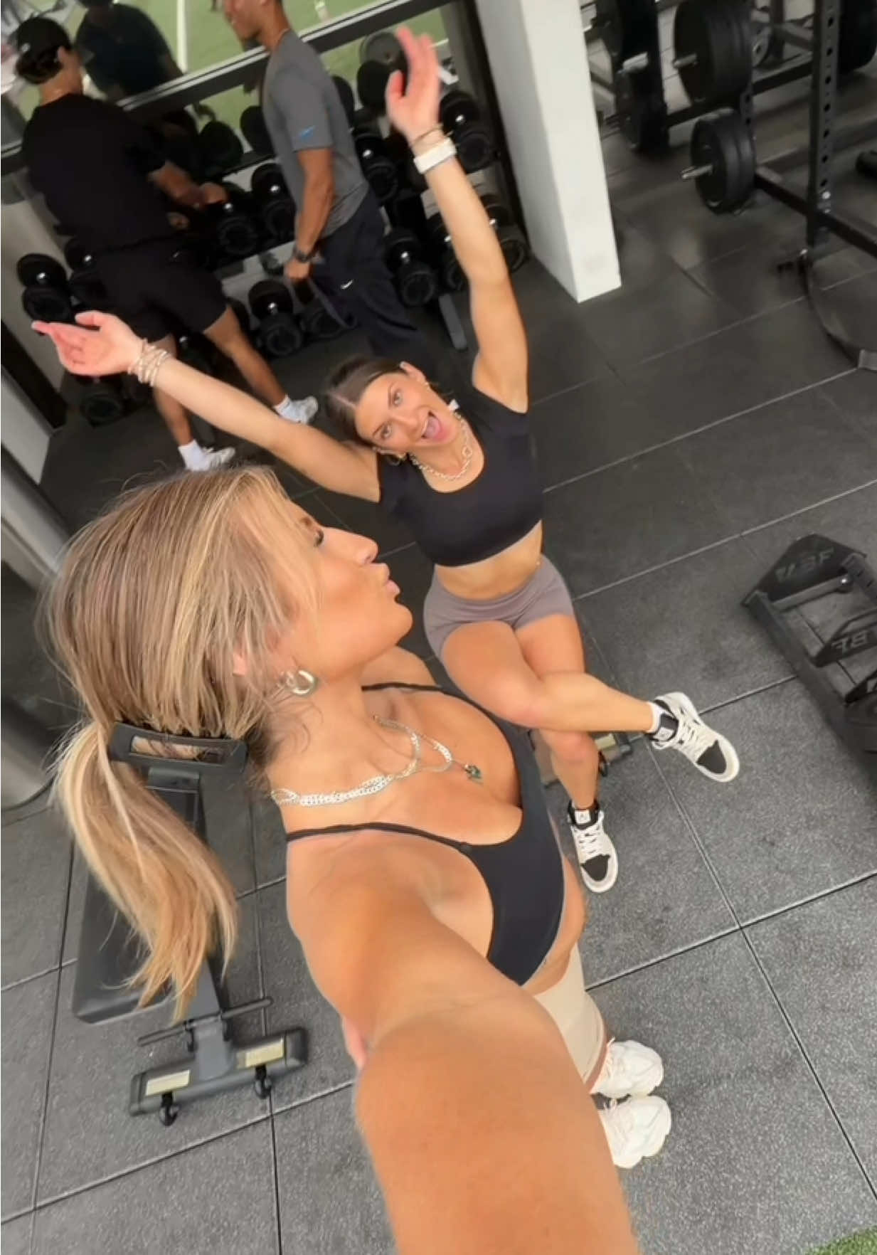 Leg day on leg day🤌🏽  #gym #workoutvlog #healthylifestyle #legday #legdayworkout 