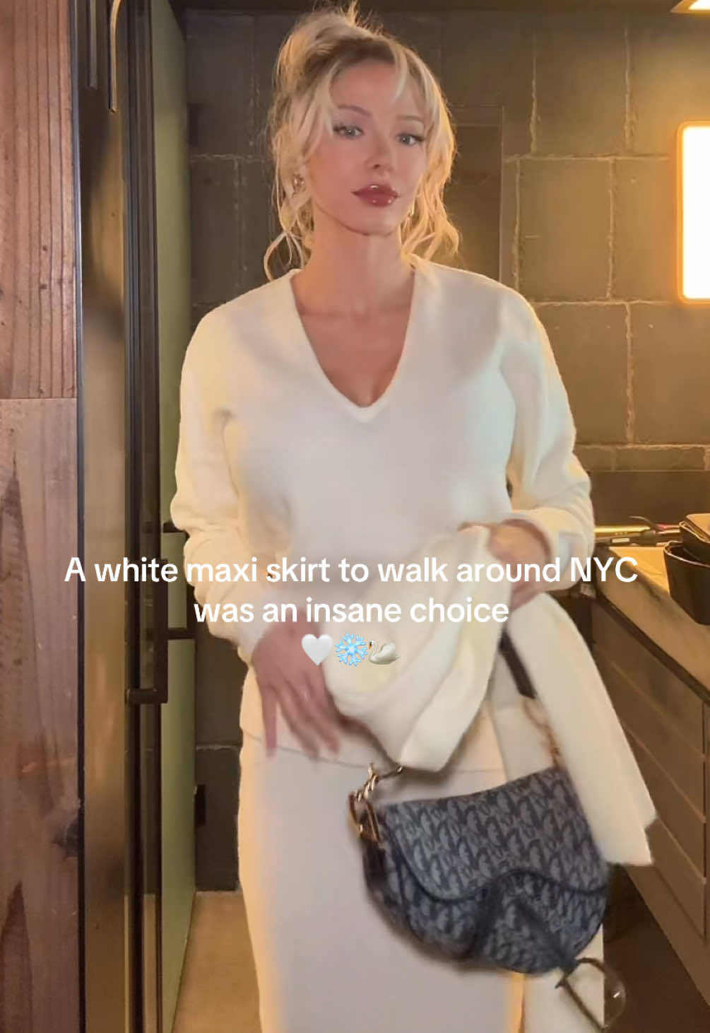 I love a winter white outfit 🤍🦢  @Meshki  #meshki #winterfashion #nycootd #ootdwinter 