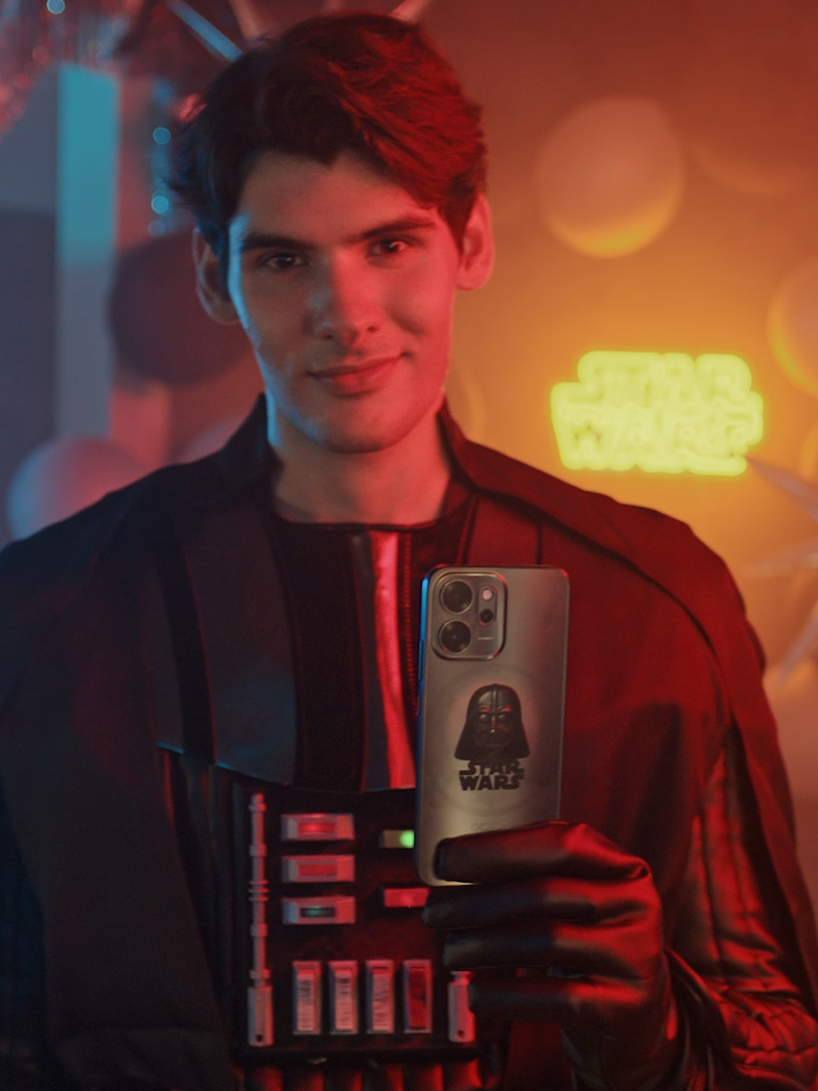 El #OPPOReno14FLadoOscuro ha llegado para quedarse. Su Party Flash AI será el balance perfecto para la fuerza oscura que llevas dentro. Nos vemos el próximo 15 de noviembre a las 15:00 horas en la tienda OPPO de Parque Las Antenas para descubrir juntos este nuevo poder que ha llegado a la galaxia. #ÚneteAlLadoOscuro 