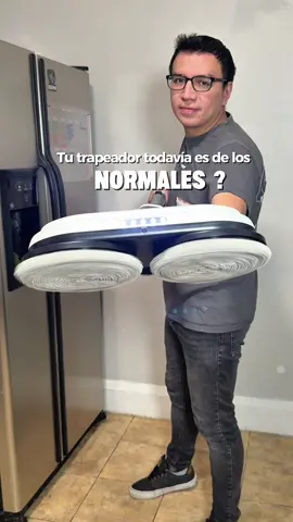 Este trapeador eléctrico se impulsa solo 😳 limpia 10 veces más rápido y sin esfuerzo 💦 Tiene rociador, luces LED y batería recargable 🔋 Literalmente hace el trabajo por ti 😂 #SmartHome #CleaningHack #TikTokMadeMeBuyIt #HomeGadgets #CleanTok