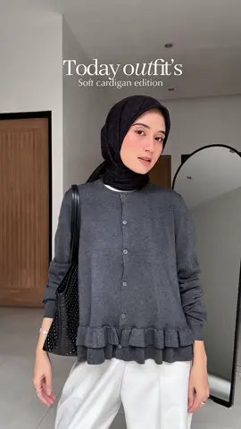 My current favorite cardigan karna bahannya sehalus itu, ga tebel, dan masih aman kalau dipake outdoor 🥹  #cardigan #gonegani #knitwear 