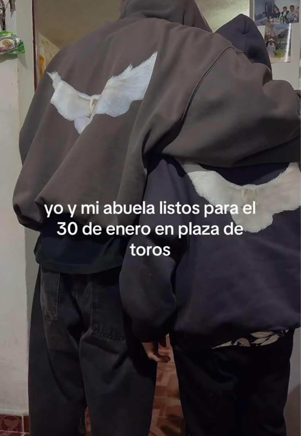 abuela wavy confirmed 🕊️#mexico🇲🇽 #kanyewest #plazadetoros #yeezygap #ye 