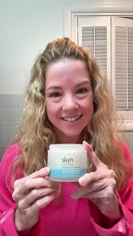 ✨Sensitive skin? Meet your new glow essential.✨ The @Skyn ICELAND Nordic Skin Peel gives me smooth, fresh, balanced skin — no irritation, no harsh chemicals. Just clean, gentle exfoliation with lactic acid + willow bark.  Vegan, alcohol-free, and dermatologist tested — kind to your skin and the planet. 🌿 #SkynIceland #NordicSkinPeel #SkincareOver50 #GlowingSkin #GentleExfoliation