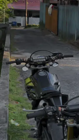 💙🖤 #wr155supermoto #supermoto #supermotoindonesia #supermotoganteng #supermotoplatkt @jtor8 