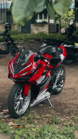 dh ganteng blum😂#cbrk45r #demprokstyl #racingred #cbr150r #fyp 