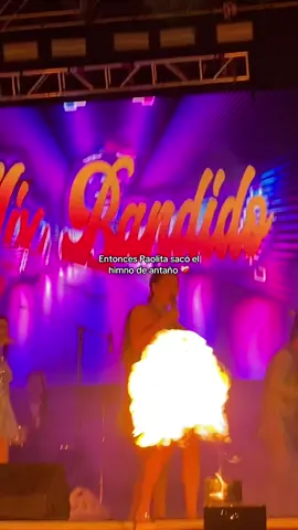 Locaaaaaa que a mi me digan LOCAAAAAAA #fypシ #amorrebelde #concierto @Amor Rebelde ❤️