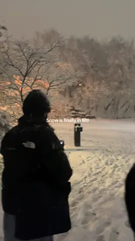 Yayayyayayyayay #mcgill #montreal #snow #christmas #fyp 