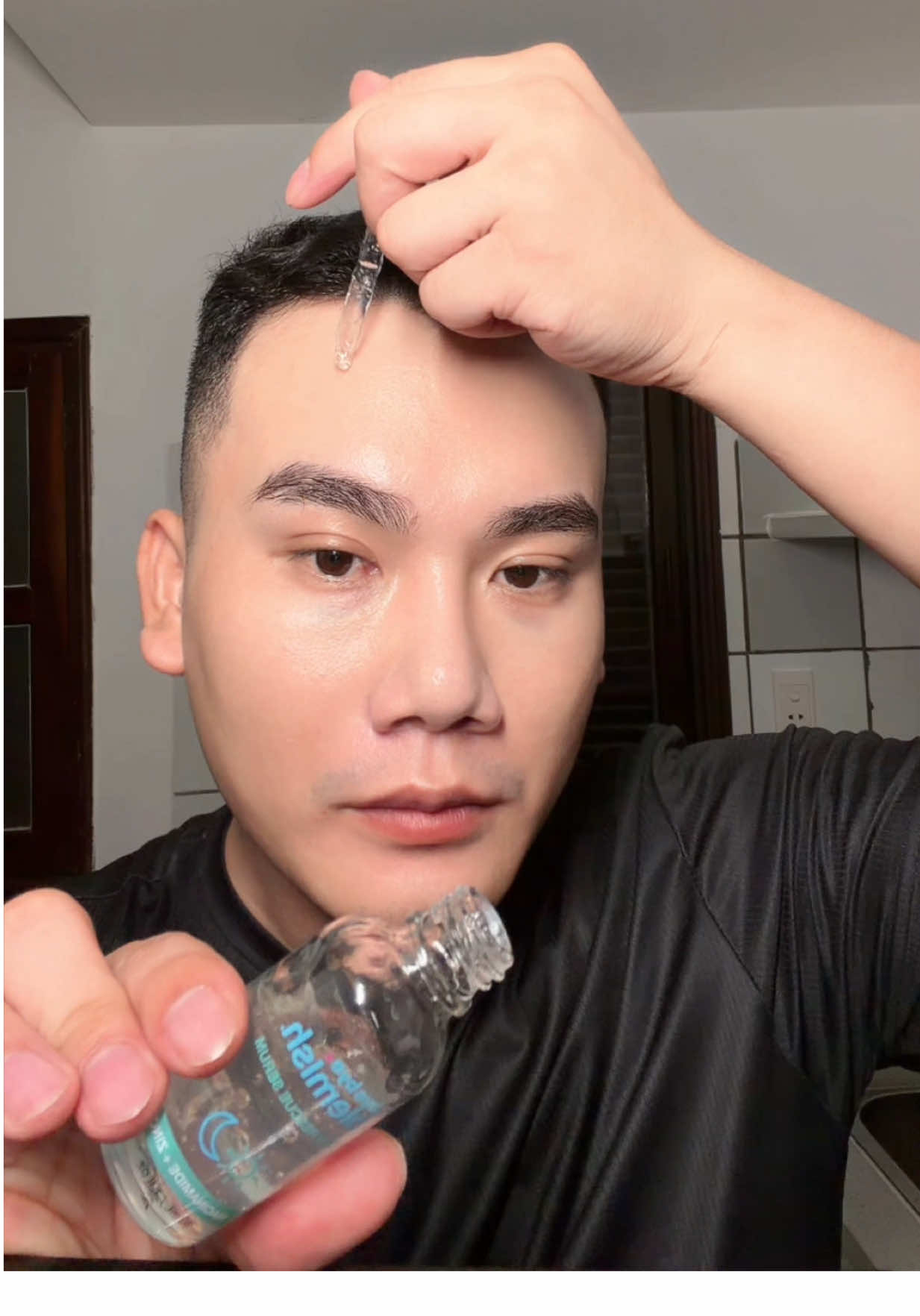 - Niacinamide 9,9 Bye Bye Blemish - Đừng có vấn đề gì cũng dùng B5 để giải quyết, chúng ta phải lựa chọn hoạt chất theo từng tình trạng da #cohocchamda #cunghocchamda #chamsocda #byebyeblemish #kiemdau 