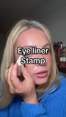 Such a great eyeliner stamp if you have trouble making a wined eyeliner, this is perfect. #StampEyeliner #Winklhed #WingedEyelinerHack