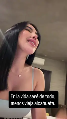 Seré de todo, menos una alcahueta #aida #aidavictoria #merlano 