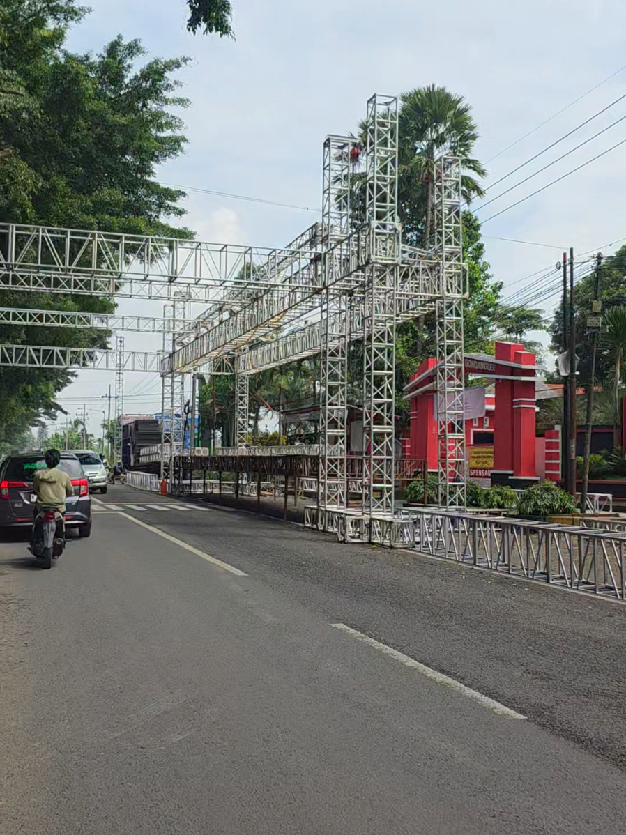 panggung Pemghormatan Pesona Gondanglegi Sudah mulai dipasang..#fyp #viral #pesonagondanglegi 