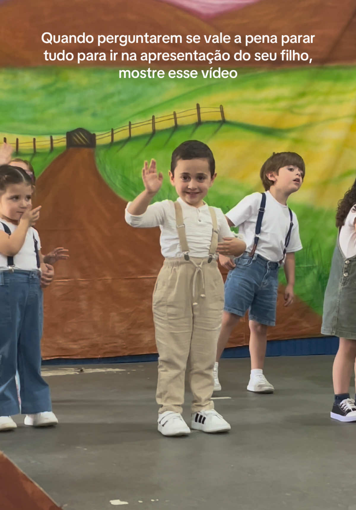 O tchauzinho no final 😭❤️❤️ #filho #escola #fyp 