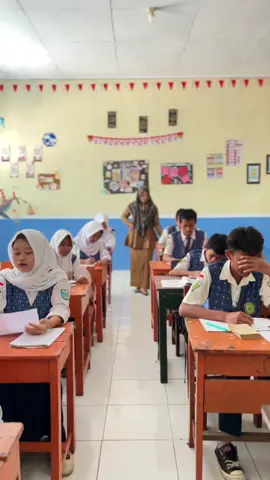 Ketika 1 kelas sefrekuensi #smp  #gurumuda #fyppppppppppppppppppppppp 