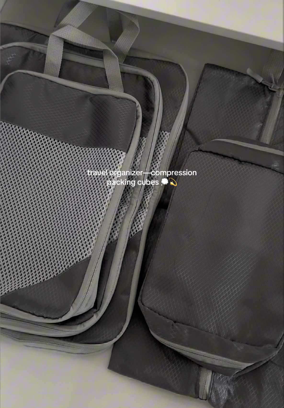 pack smarter, not harder—compression cubes that makes every inch count 🤍 #travelorganizer #compressionpackingcubes #packgingcubes #travelpouch #compressioncubes 