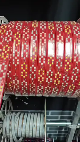 Dải đèn LED đầy màu sắc #denledtrangtri #denledthongminh #denledquancay #denlednhaytheonhac #xuhuongtiktok 