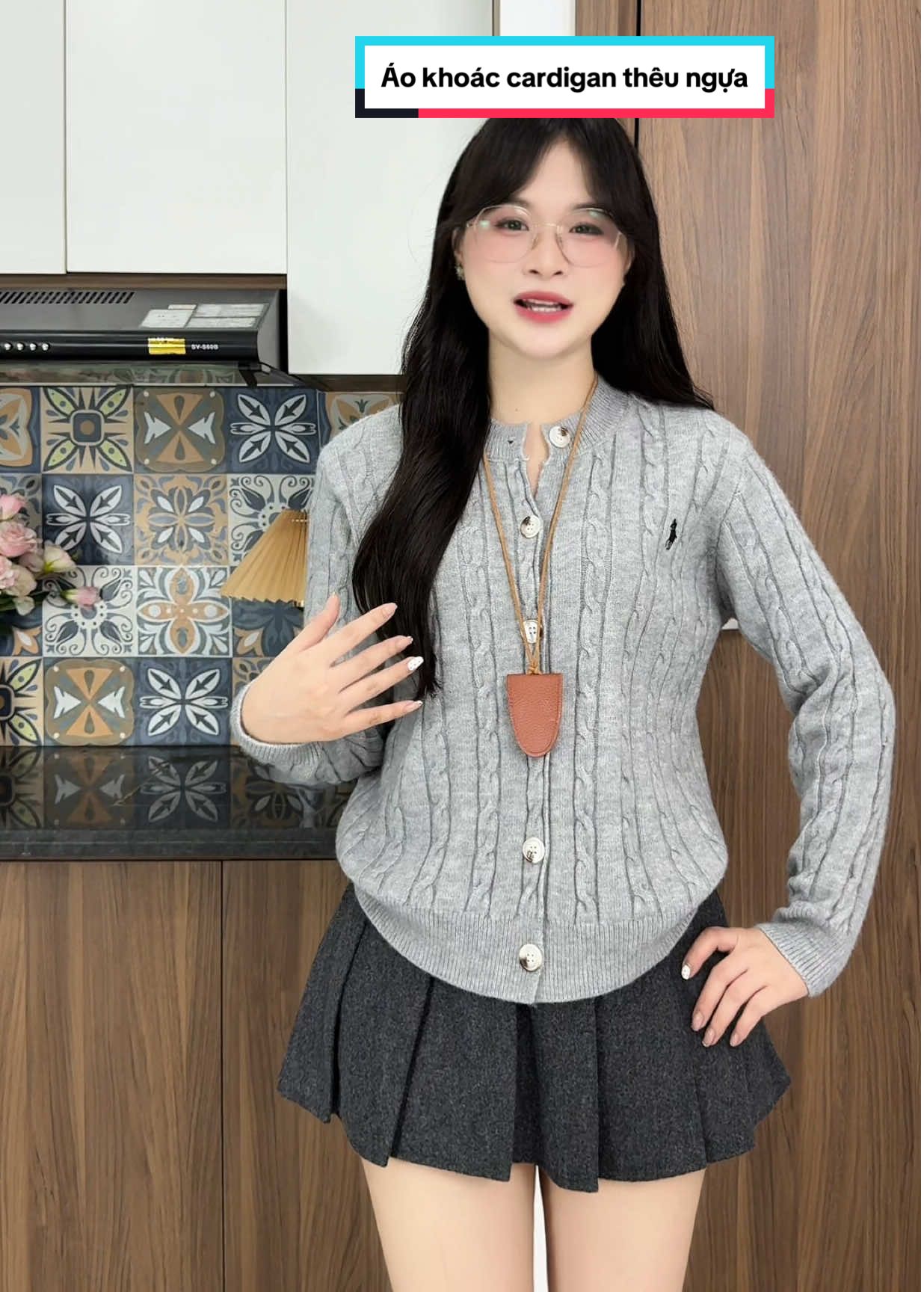 Trời lạnh diện em áo len cardigan này là đủ ấm rồi mí bà #aolen #aolencardigan #aokhoaccardigan #xuhuong #cogaimattit hi