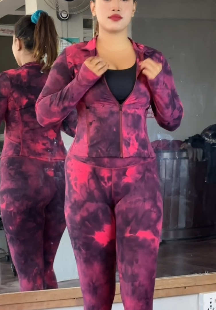 Lululemon Tyedye leggings and jacket available ❤️ size available ✅ Delivery all over nepal 🇳🇵 metua to order 🥰 #jhiguactivewear #gymset #gymwear #zumba #sportwear 