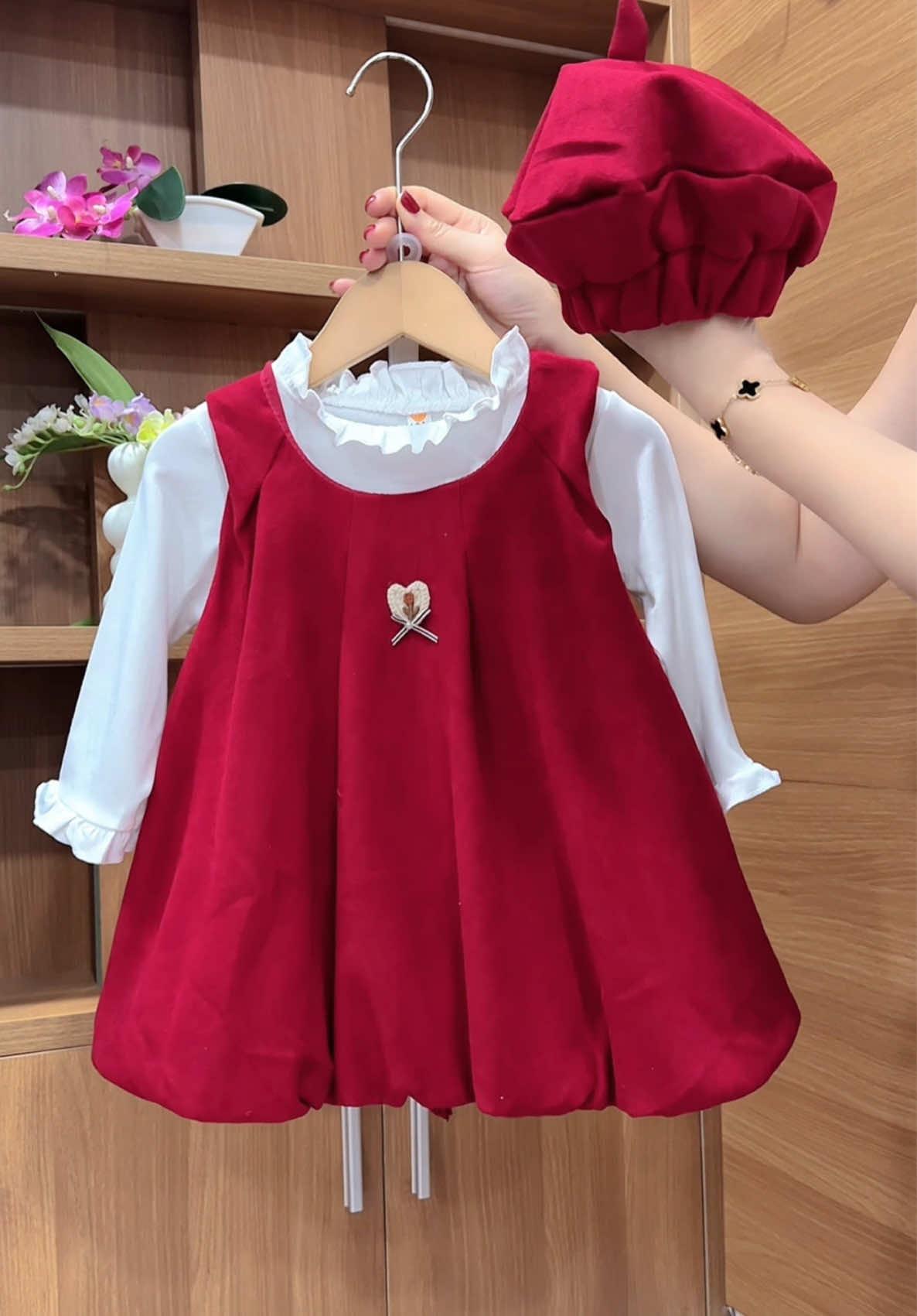 Set xinh cho bé gái tặng kèm mũ#xuhuong #mechangnee #thoitrangtreem #thoitrangthudong #setxinhchobe 