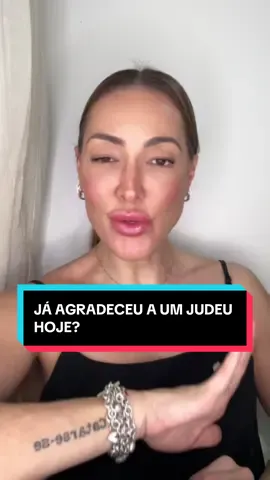 Enquanto uns passam o dia criando teorias da conspiração, os judeus criam o futuro. A internet que você usa, o celular que você segura, a vacina que te salvou, o GPS que te guia, o chip que processa, o carro que dirige sozinho, a irrigação que alimenta o mundo, a inteligência artificial que traduz as tuas ideias, tudo isso tem o DNA de um judeu. Somos 0,2% da população mundial e temos mais de 22% de todos os Prêmios Nobel da história. Não é dominação, é excelência. Não é sorte, é propósito. E se ainda assim incomoda, é porque a luz sempre incomoda quem vive na sombra. Baruch H’ASHEM 🤟🏻🇮🇱👊🏻♾️✡️ #israel #judeu #sioniste #zionist #jew 