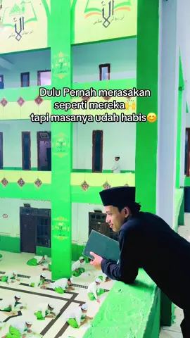 Penah di posisi mereka🙌#santripondok #trending #fypmasukbranda #firaltiktok🔥🔥🔥✌️ #fyppppppppppppppppppppppp 