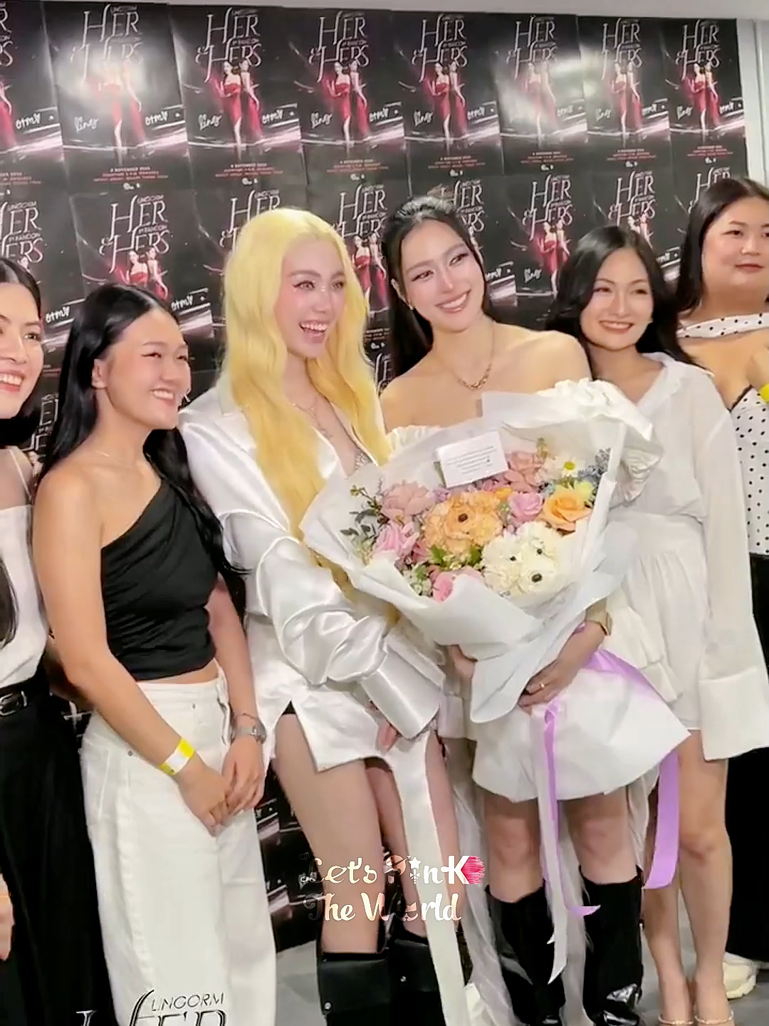 Nay kêu Pí Ling là bà chị luôn roài, dỗi Nong Orm đi Pí #LingOrm #linglingkwong #ormkornnaphat #หลิงออม #ออมกรณ์นภัส #หลิงหลิงคอง