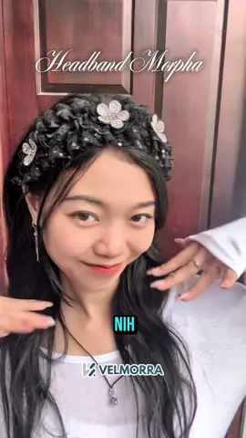 Tampil cantik menarik engga ngebosenin dengan “Headband Morpha” yang banyak pilihan motifnya sayang 🤗❤️  Yuk gercepin checkout sekarang yukk 🥰👇🏻  #headband #hairstyle #OOTD #hairaccessories #aksesoris 