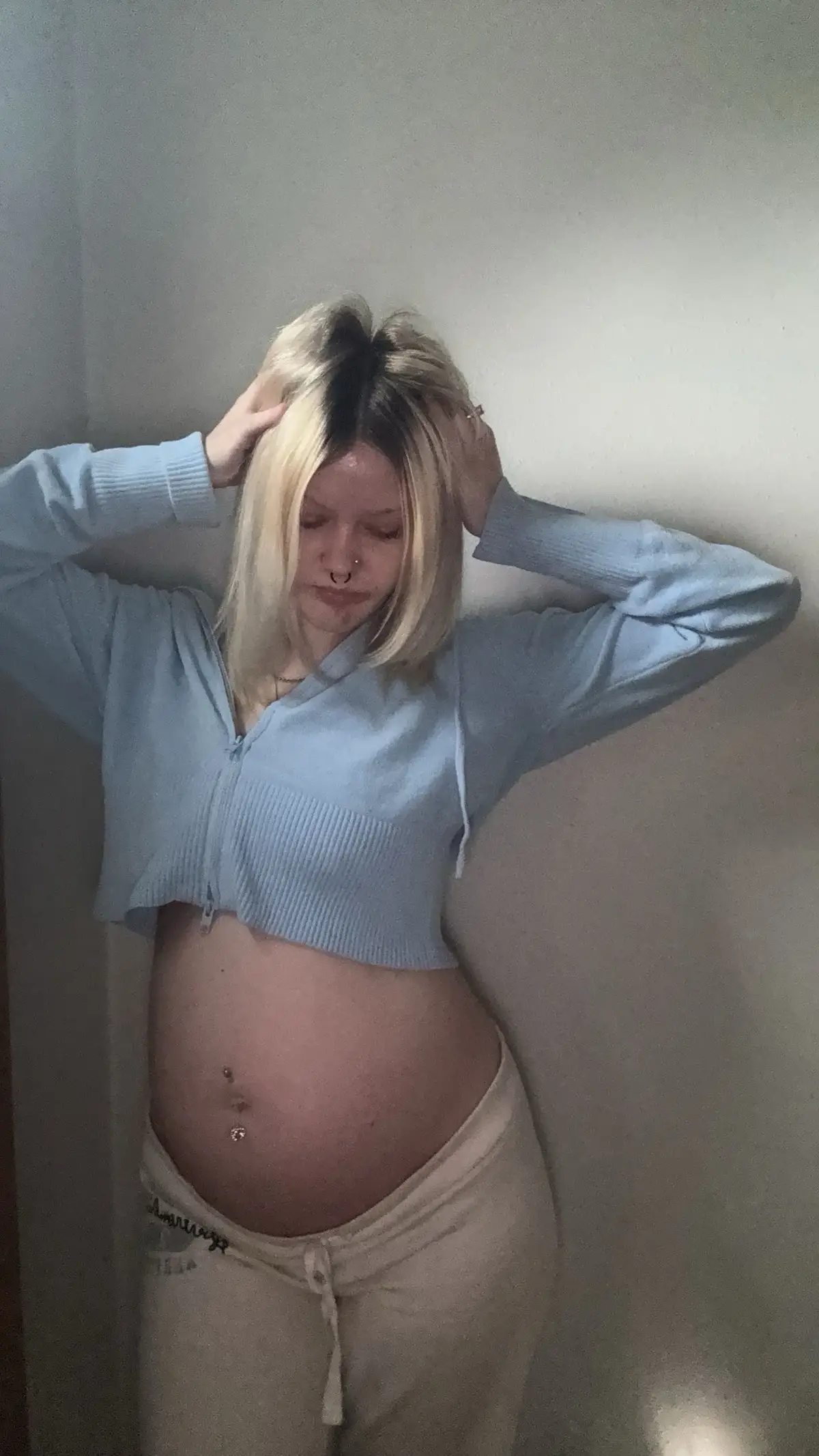 28 weeks  #foryoupage #28weekspregnant #teenpregnancy #babygirl #blowthisup 