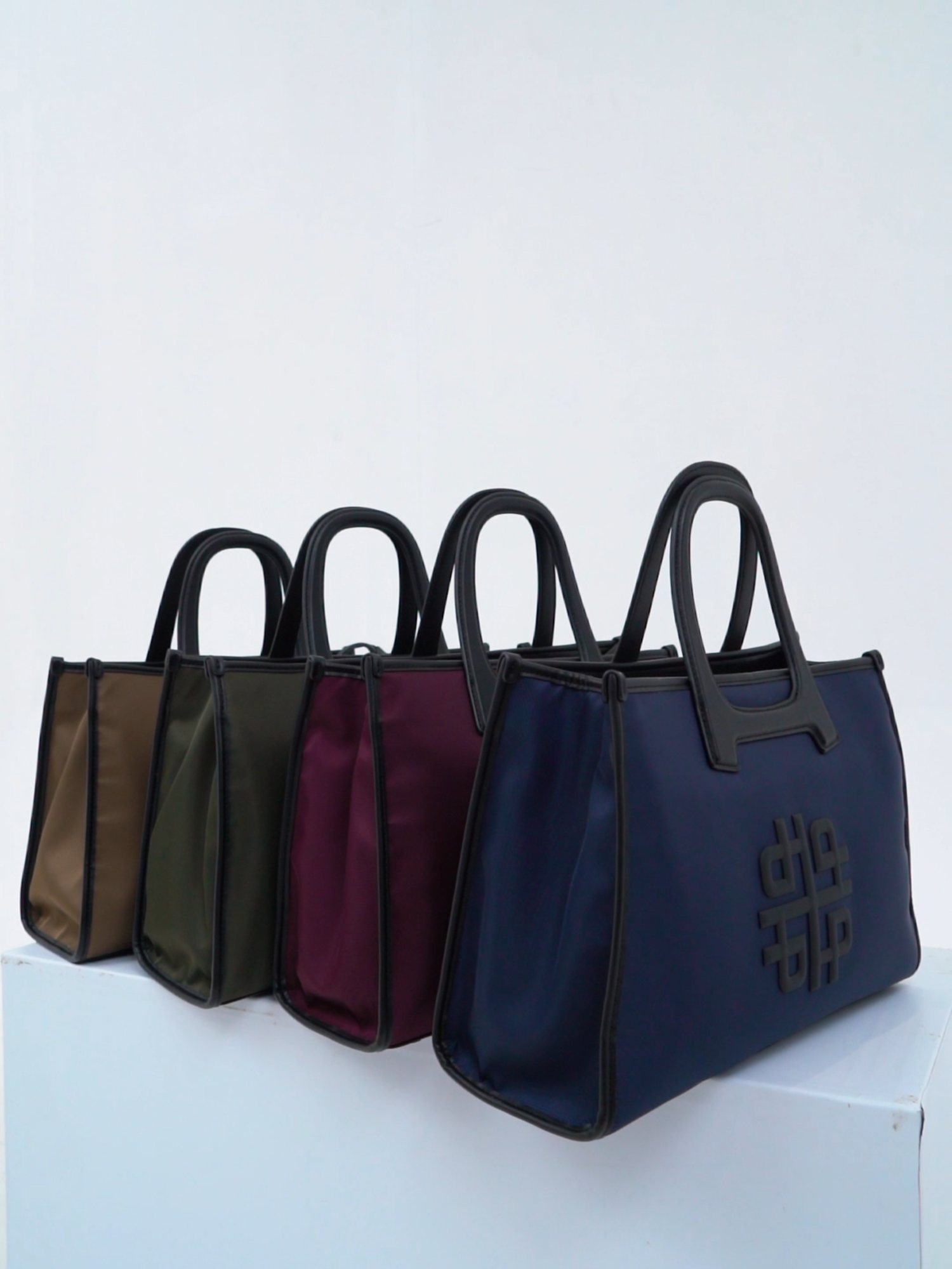 All shades, all vibes — one perfect tote. 11.11’s calling. Which color are you claiming? 👜💫 #9to9 #9to9id #9to9indonesia #hushpuppies #hushpuppiesbag #1111 #fyp