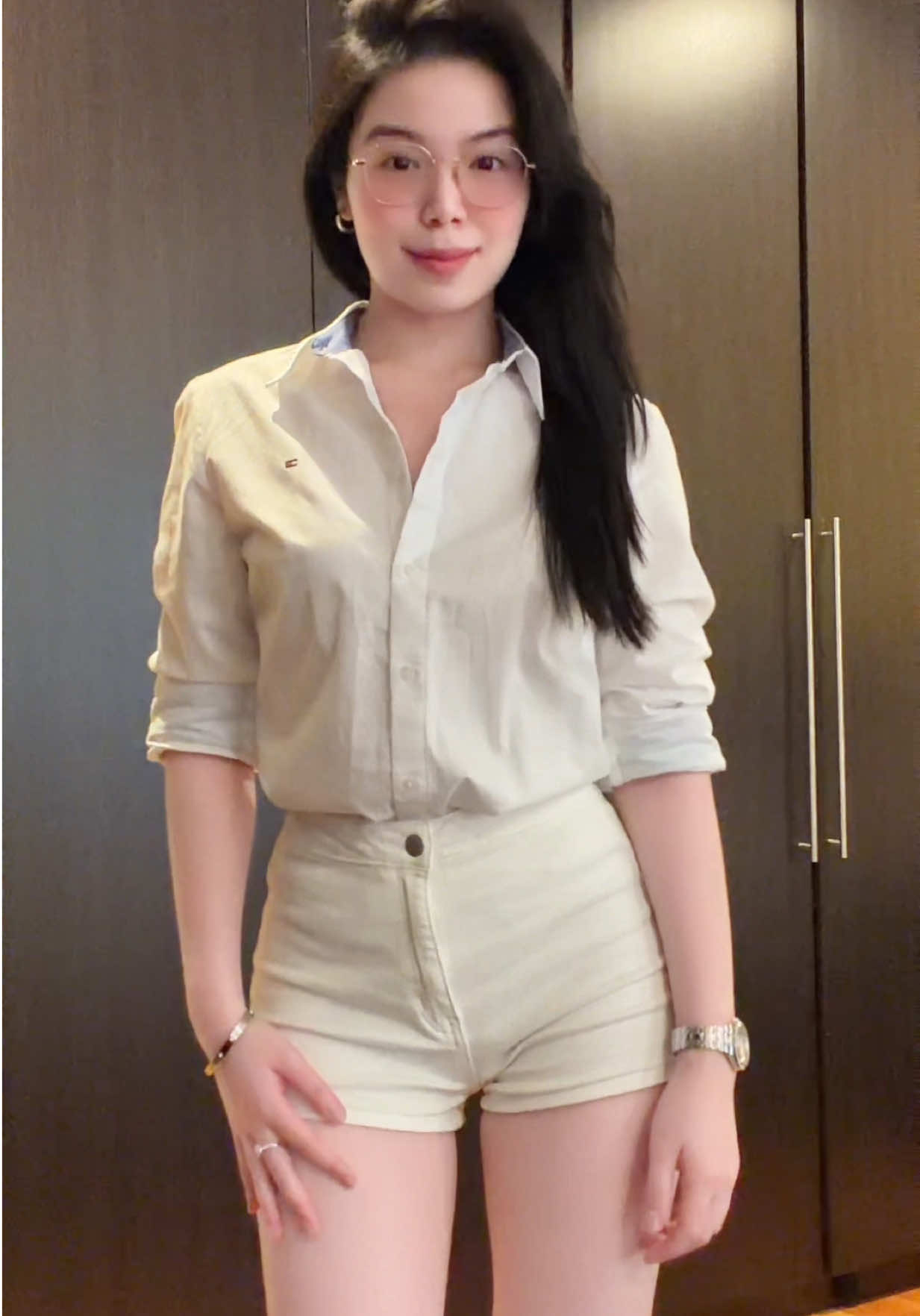 Chịu khó coi em mờ mờ xíu nhen mấy hai😂