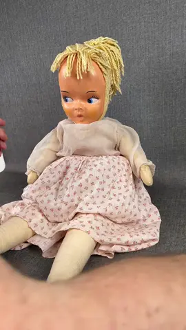 I’m not sure what kind of doll she is but I think she beautiful #aliceinvintageland #vintagedoll #doll 